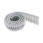 „Ankerinės vinys 15° jungtos plastikinėje ritėje 4×40 mm cinkuotos – skirtos medienos tvirtinimui, 1600 vnt., patvarios ir atsparios korozijai.“