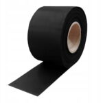 „EPDM-TEC OUTSIDE 50mm lipni juosta – atspari oro ir drėgmės poveikiui sandarinimo juosta, skirta išorinių langų ir durų jungčių hermetizavimui.“