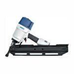 „BASSO A34/100-A4 – 34° pneumatinė viniakalė, skirta 2,9–3,3 mm vinių nuo 57 iki 100 mm kalimui, su reguliuojamu įkalimo gyliu ir patogia rankena profesionaliam naudojimui.“